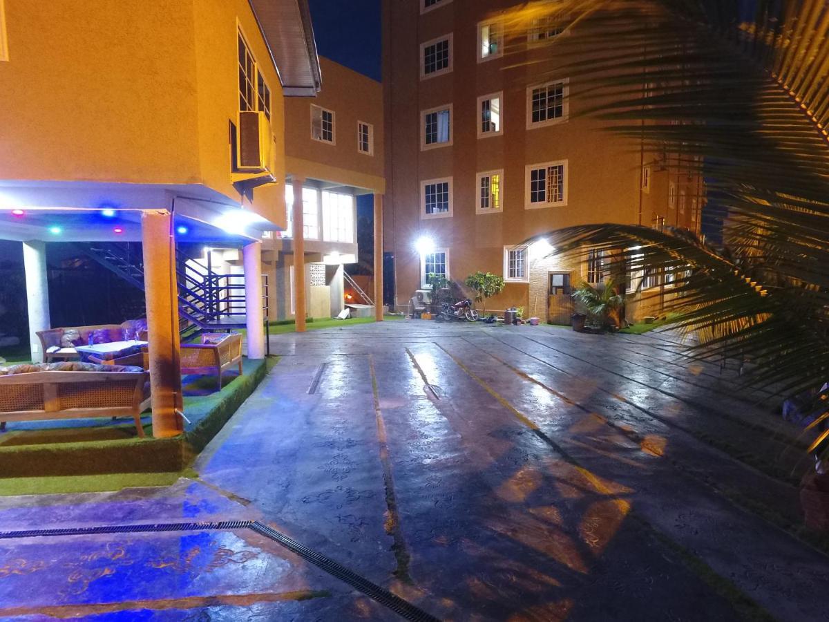 Plus 33 Hotel Nungua Exteriér fotografie