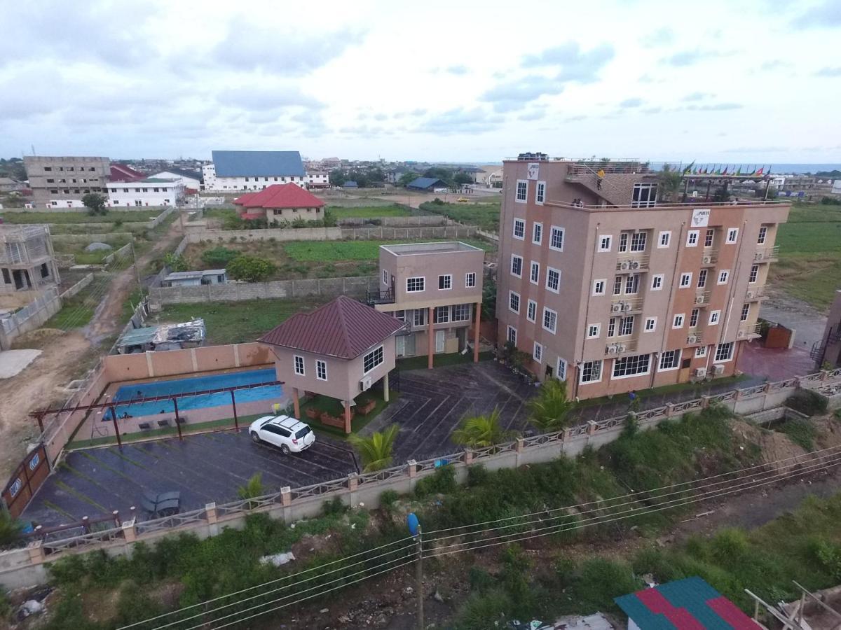Plus 33 Hotel Nungua Exteriér fotografie